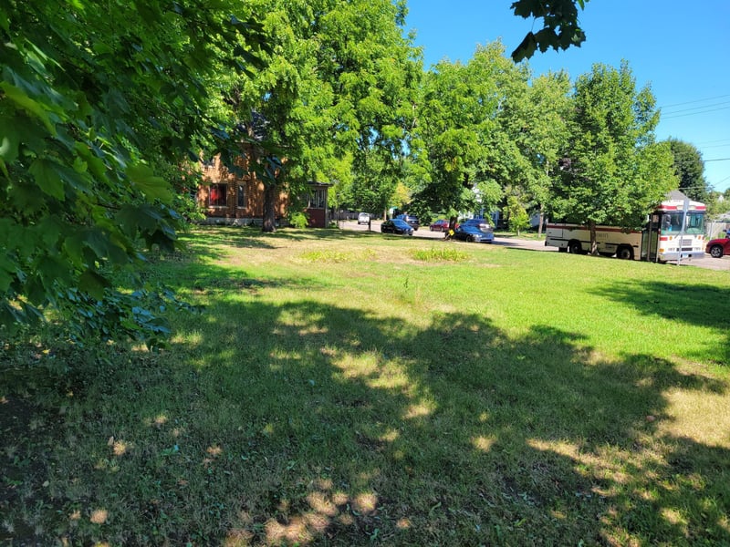 7th Street W, Saint Paul, MN 55102