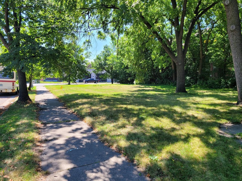 7th Street W, Saint Paul, MN 55102