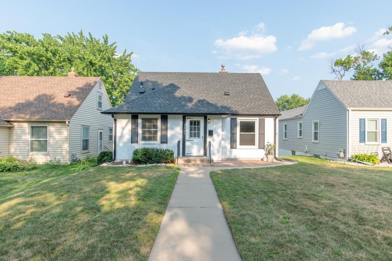 2821 Edgewood Ave S, Saint Louis Park, MN 55426