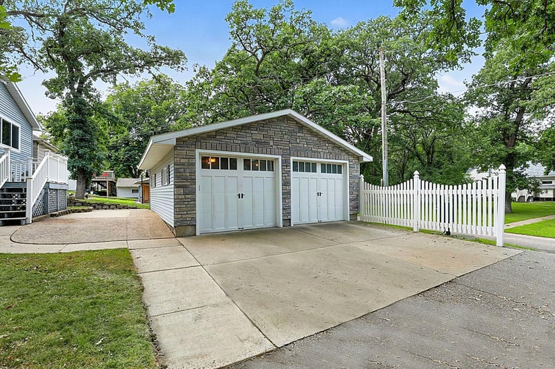 302 River St, Paynesville, MN 56362