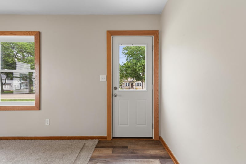 123 W Mckinley St, Owatonna, MN 55060