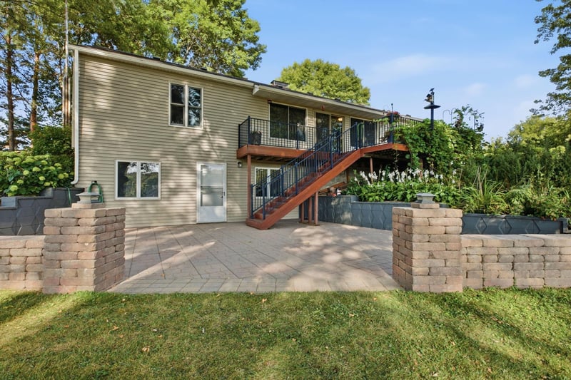 16474 Lake Ave, Paynesville, MN 56362