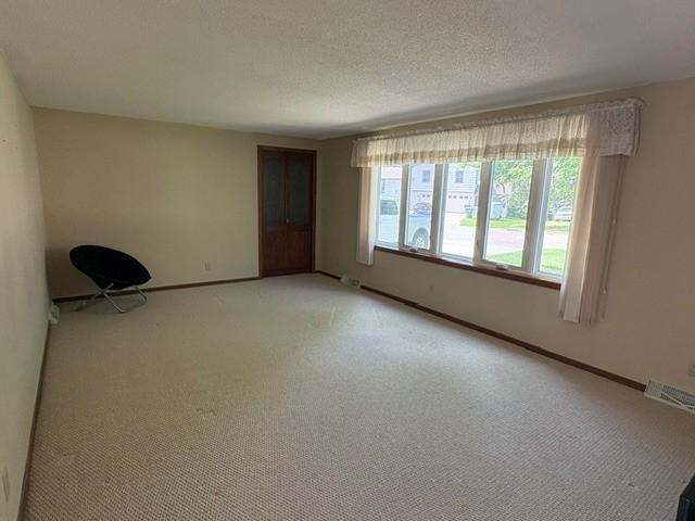 1250 Lakeview Ln SW, Hutchinson, MN 55350
