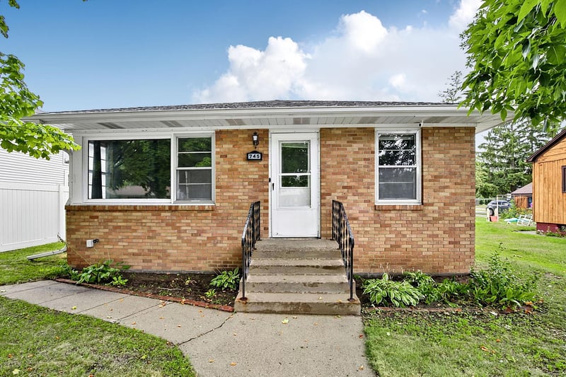 745 27th Ave N, Saint Cloud, MN 56303