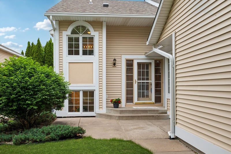 808 Winterberry Dr, Woodbury, MN 55125