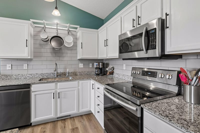 1272 Prairie View Trl, Farmington, MN 55024