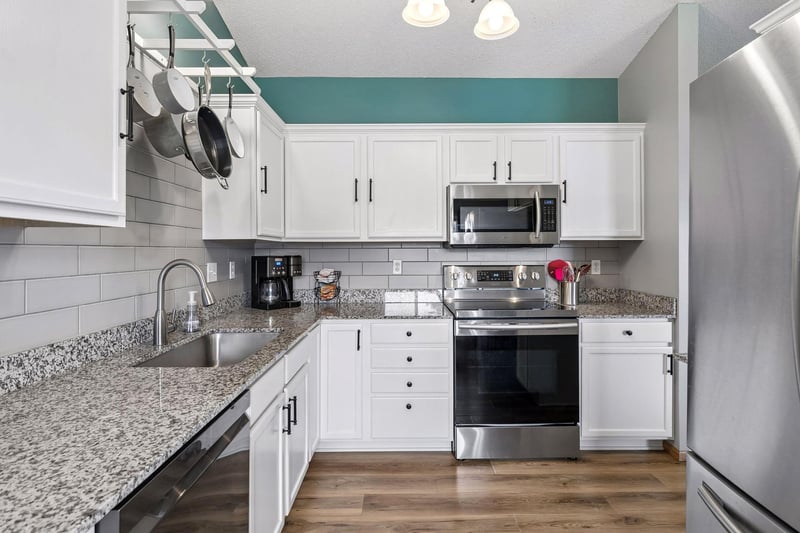 1272 Prairie View Trl, Farmington, MN 55024