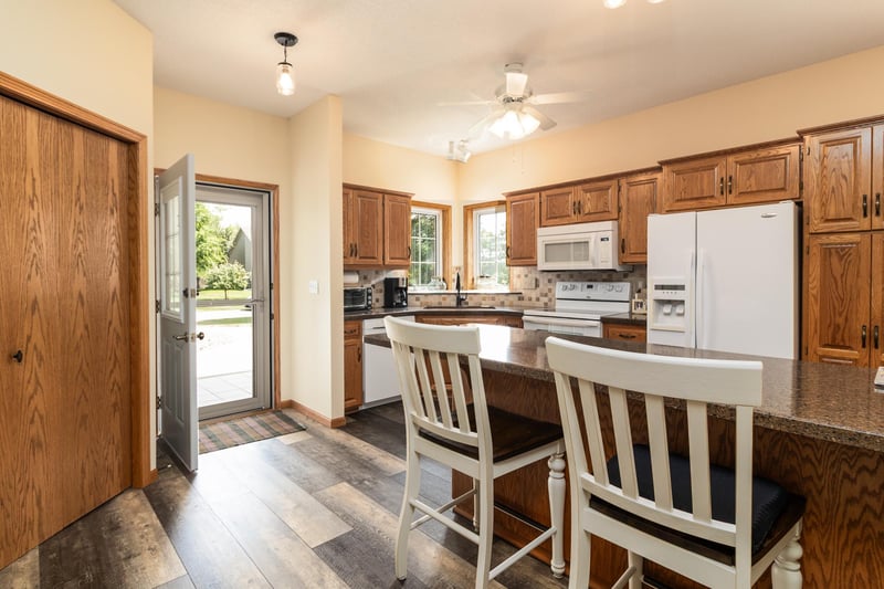 193 Goldfinch Ln, Clearwater, MN 55320