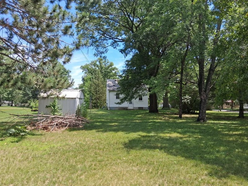 714 5th St SW, Little Falls, MN 56345