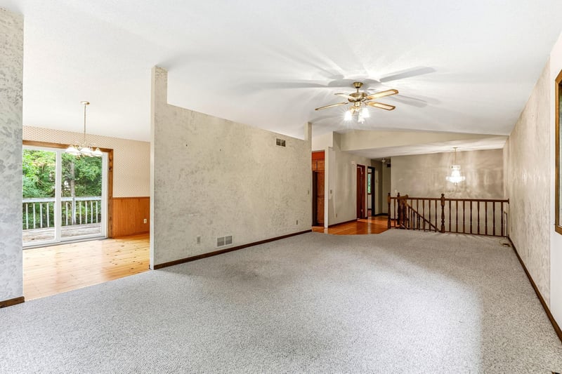 39258 Harder Pw, North Branch, MN 55056