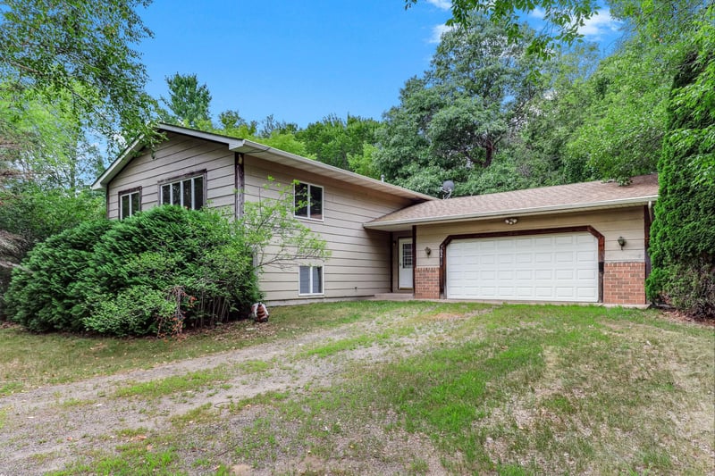 39258 Harder Pw, North Branch, MN 55056