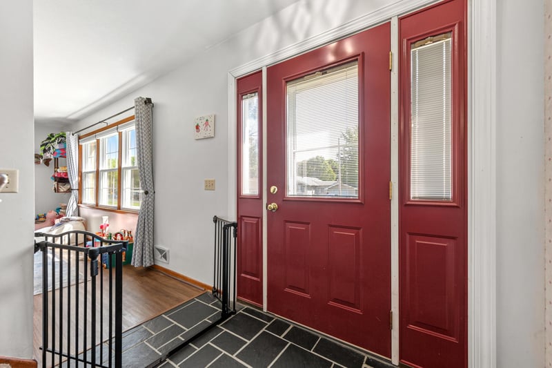 403 E Adams St, Arlington, MN 55307