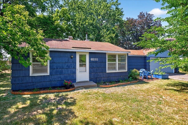 6281 Brunswick Ave N, Brooklyn Park, MN 55429