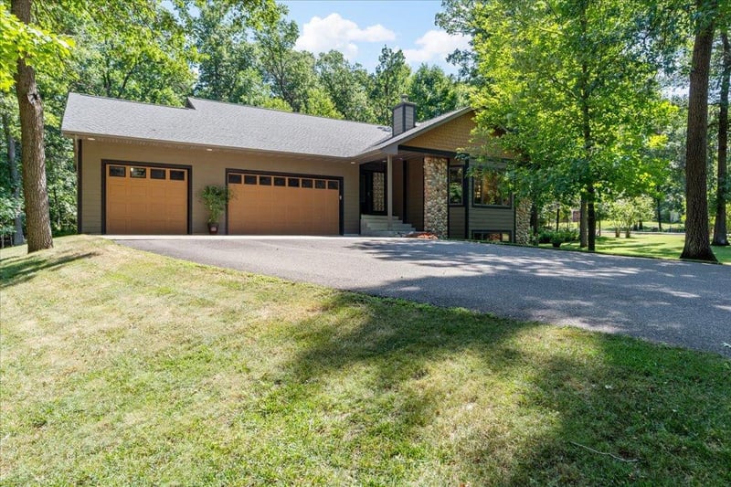 11808 Maplewood Dr SW, East Gull Lake, MN 56401