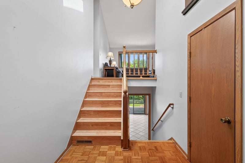 15117 Chicago Ave, Burnsville, MN 55306
