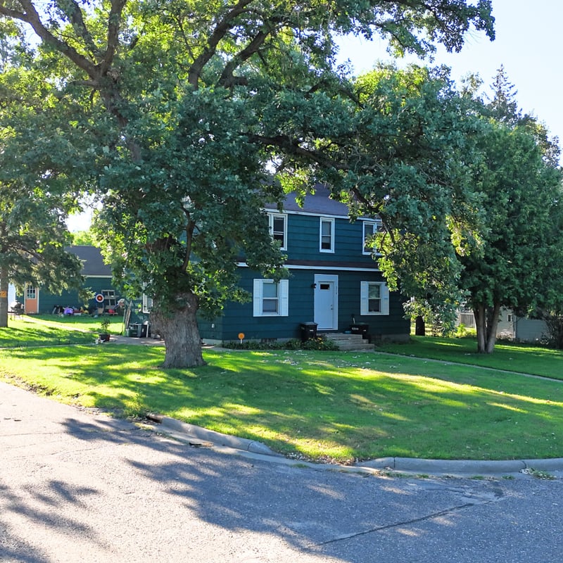 314 7th St NE, Little Falls, MN 56345