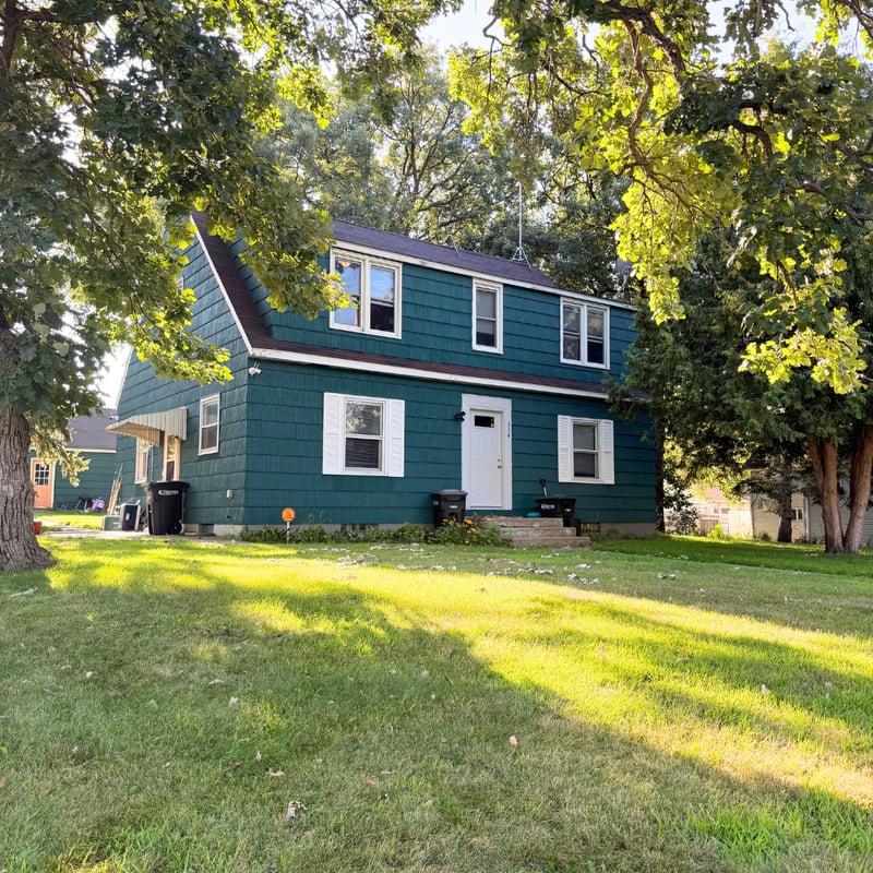 314 7th St NE, Little Falls, MN 56345