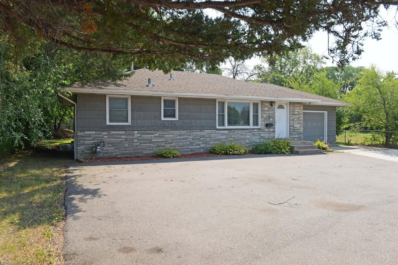 6206 Brooklyn Blvd, Brooklyn Center, MN 55429