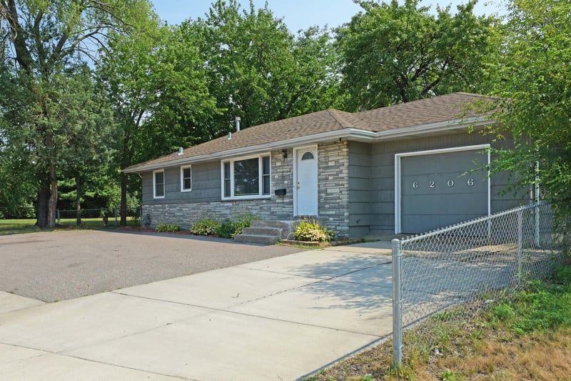 6206 Brooklyn Blvd, Brooklyn Center, MN 55429