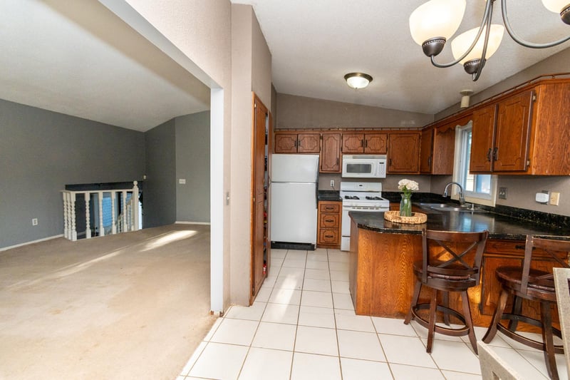 7733 Kentucky Ave N, Brooklyn Park, MN 55445