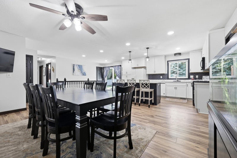 636 Shady Creek Cir, Winsted, MN 55395