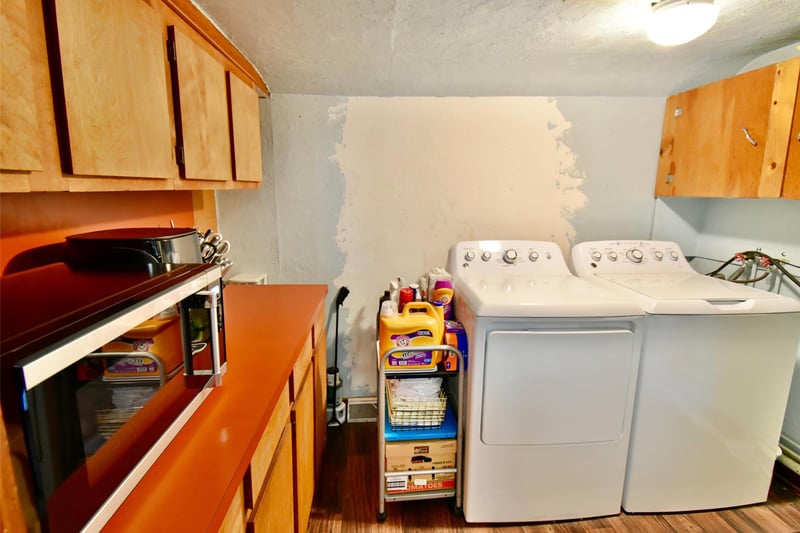 466 Bluff St NE, Hutchinson, MN 55350