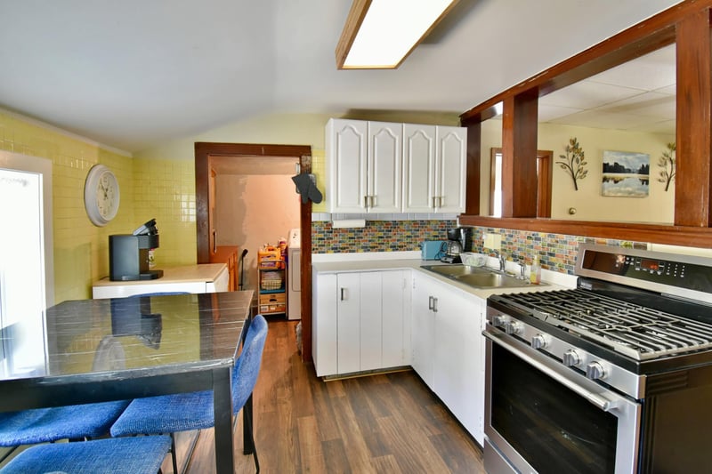 466 Bluff St NE, Hutchinson, MN 55350