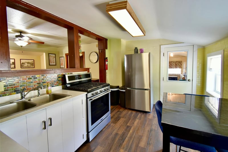 466 Bluff St NE, Hutchinson, MN 55350