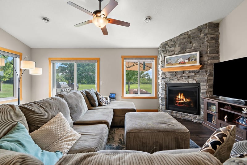 622 Kreekview Dr, Osceola, WI 54020
