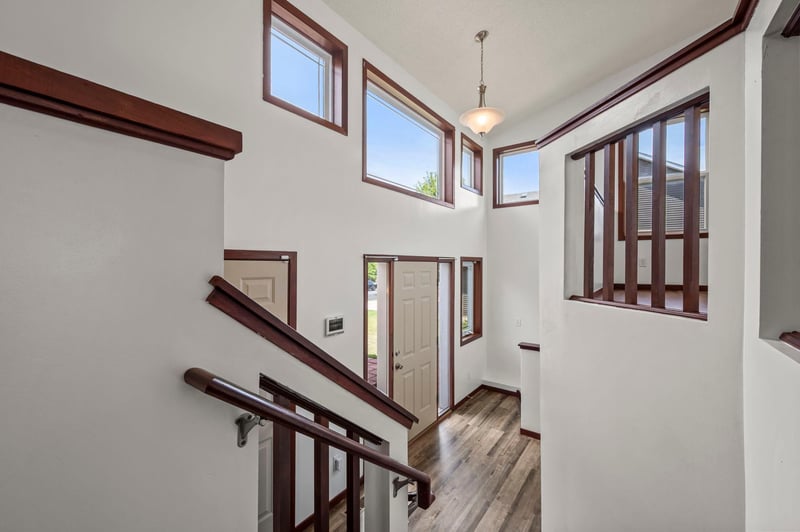 526 Hackney Ave, Shakopee, MN 55379