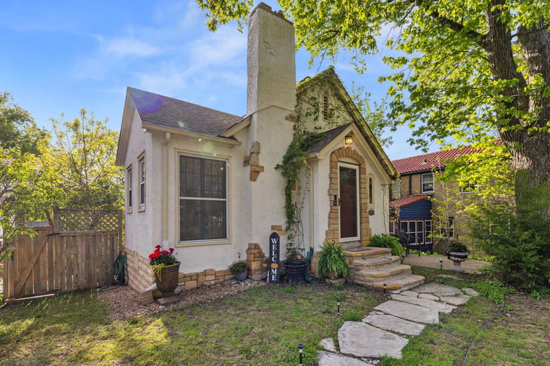 1136 Xerxes Ave S, Minneapolis, MN 55405