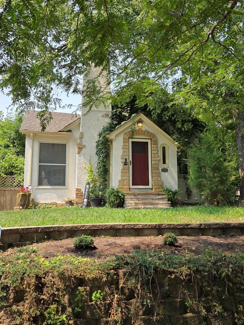 1136 Xerxes Ave S, Minneapolis, MN 55405