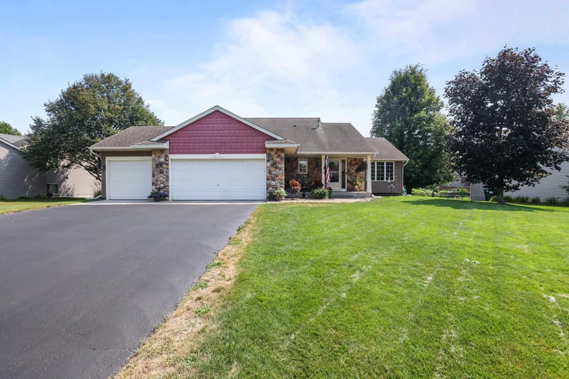 2828 90th Ln NE, Blaine, MN 55449