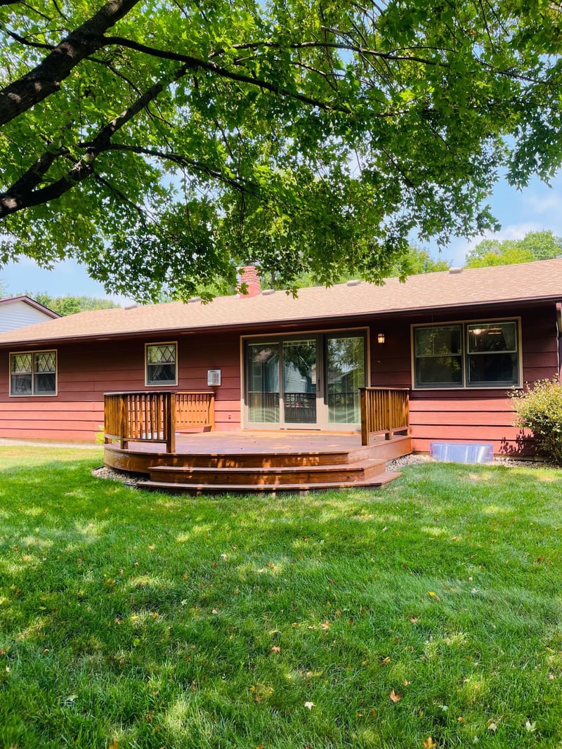 169 Mary Cir, North Mankato, MN 56003