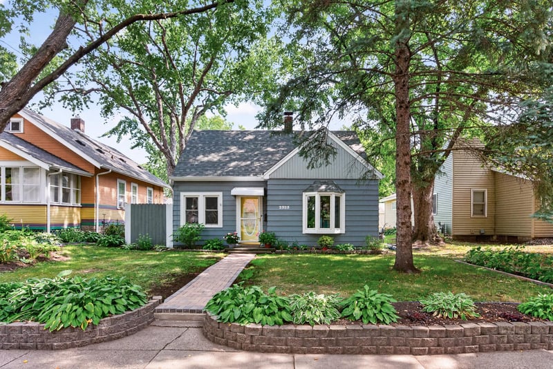 2323 Standish St, Saint Paul, MN 55108