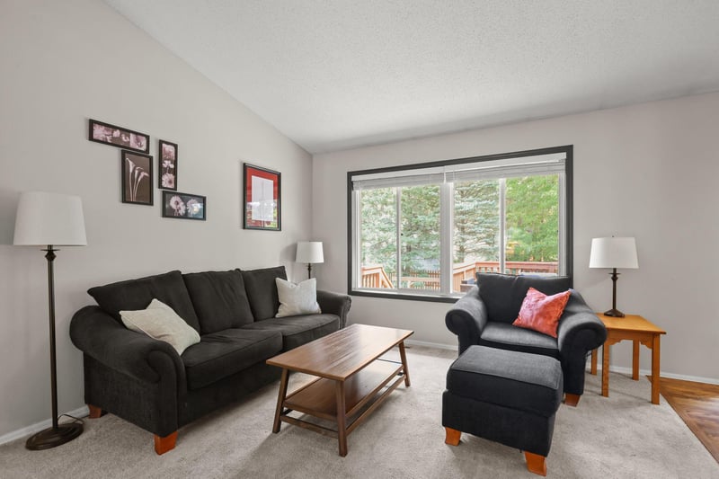 7600 Palomino Ln, Lino Lakes, MN 55014