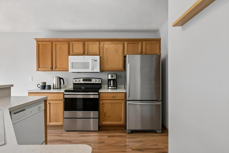 3507 Goodwin Ave N, Oakdale, MN 55128