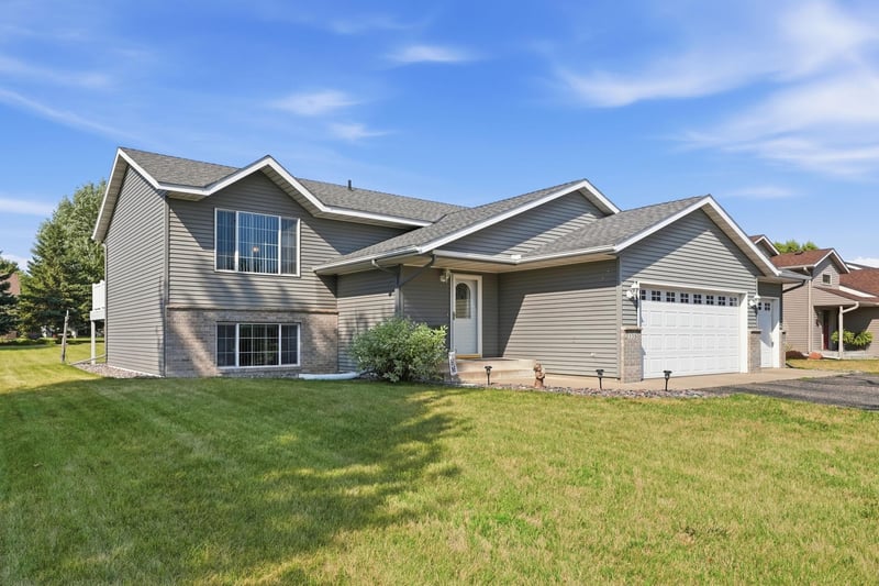 335 Country Side Ln, Albany, MN 56307