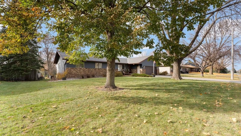 308 23rd St SE, Willmar, MN 56201