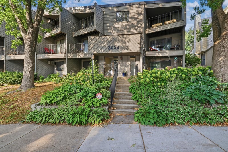 3033 E Bde Maka Ska Pw #301, Minneapolis, MN 55408
