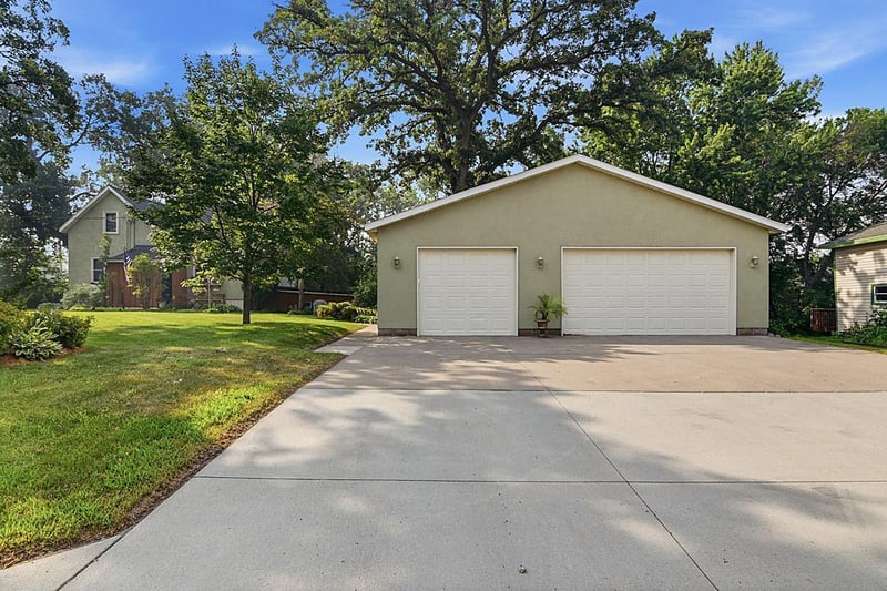 220 4th St S, Sauk Rapids, MN 56379