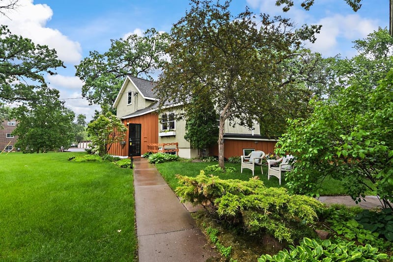 220 4th St S, Sauk Rapids, MN 56379