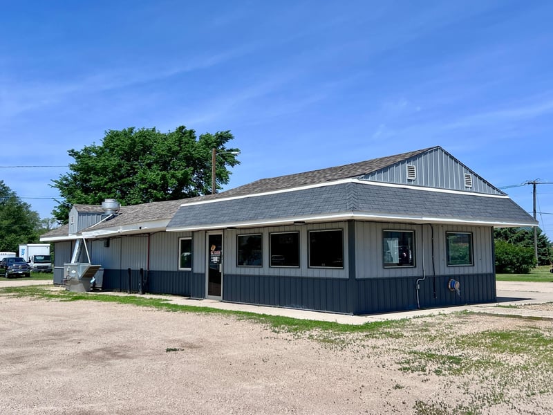 831 N Munsterman St, Appleton, MN 56208