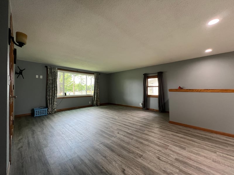 1310 N 6th St N, Montevideo, MN 56265