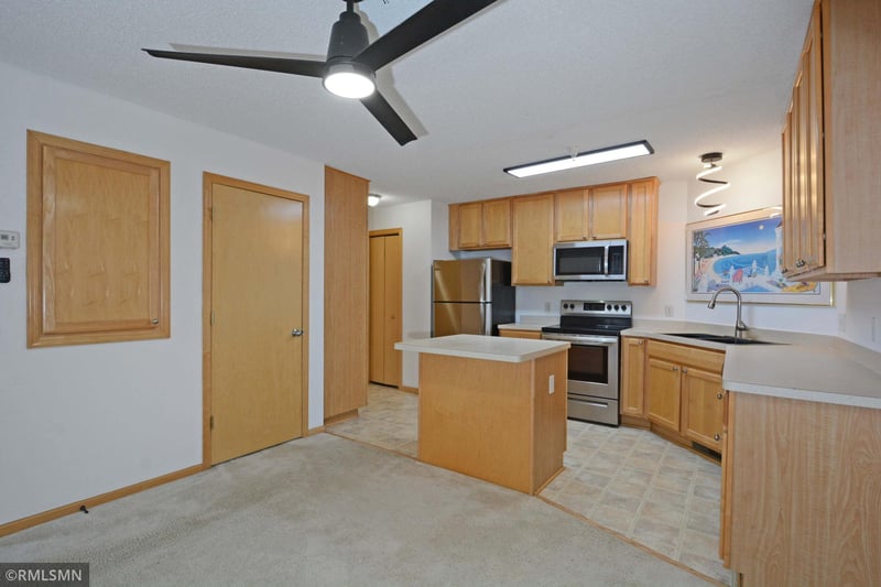 17565 69th Pl N #207, Maple Grove, MN 55311