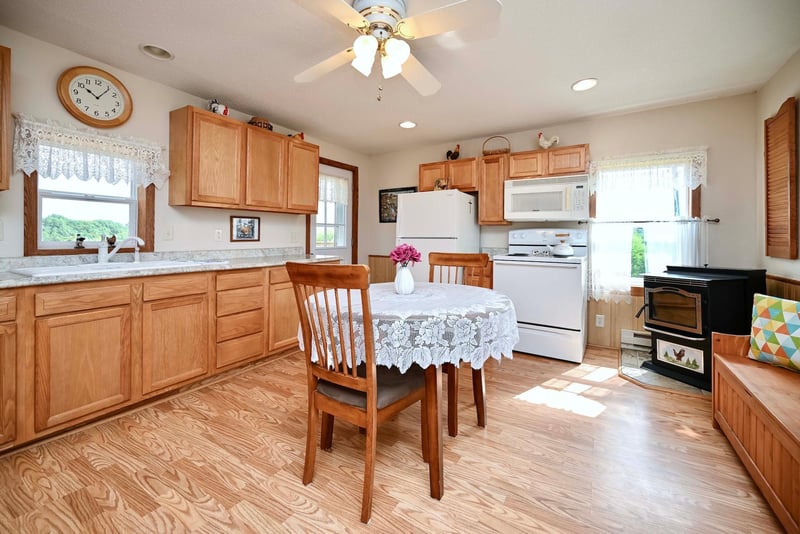 37000 Krage Dr, Winona, MN 55987