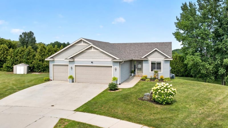 601 3rd St NE, Byron, MN 55920