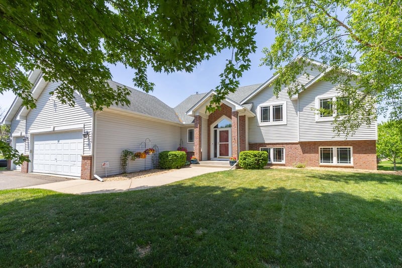 13859 Birchwood Ave, Rosemount, MN 55068