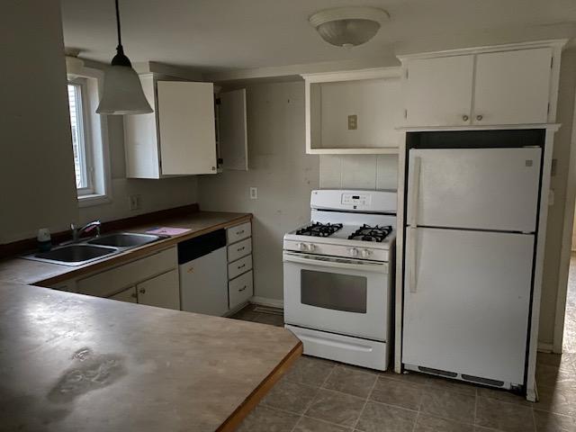 321 S Main St, Lake Crystal, MN 56055