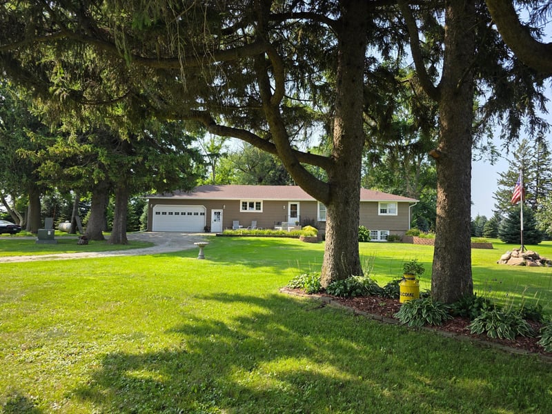 12964 E 270th St, Kenyon, MN 55946